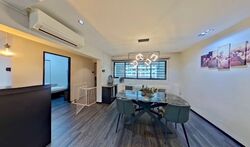 Blk 556 Jurong West Street 42 (Jurong West), HDB Executive #557961871